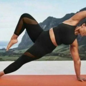 Athleta Black Salutation Mesh 7/8 Tight